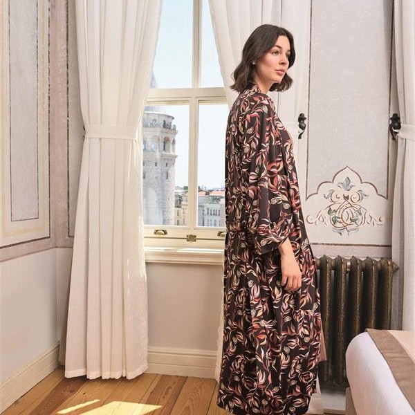 Arias Closet Yaprak Desenli Yırtmaçlı Dantelli Ve Dekolteli Büyük Beden Sabahlık Takımı