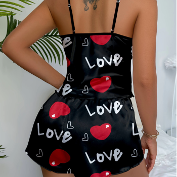 Aşk Temalı Kalp Desenli Siyah Saten Şortlu Gecelik Takım