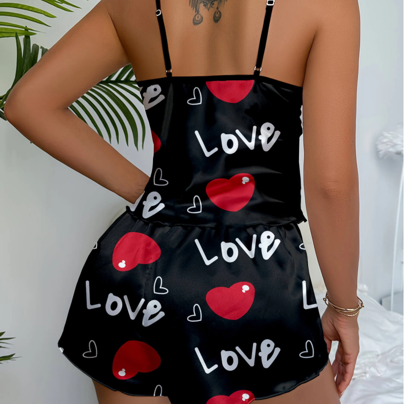 Aşk Temalı Kalp Desenli Siyah Saten Şortlu Gecelik Takım Siyah