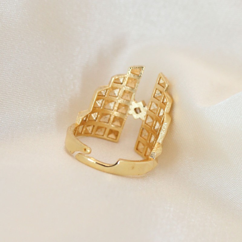 Ayarlamalı Gold Renk Metal Zirkon Taşlı Piramit Yüzük