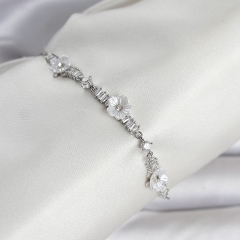 Baget Zirkon Taşlı Çiçek Model Gümüş Renk Asansörlü Kadın Bileklik