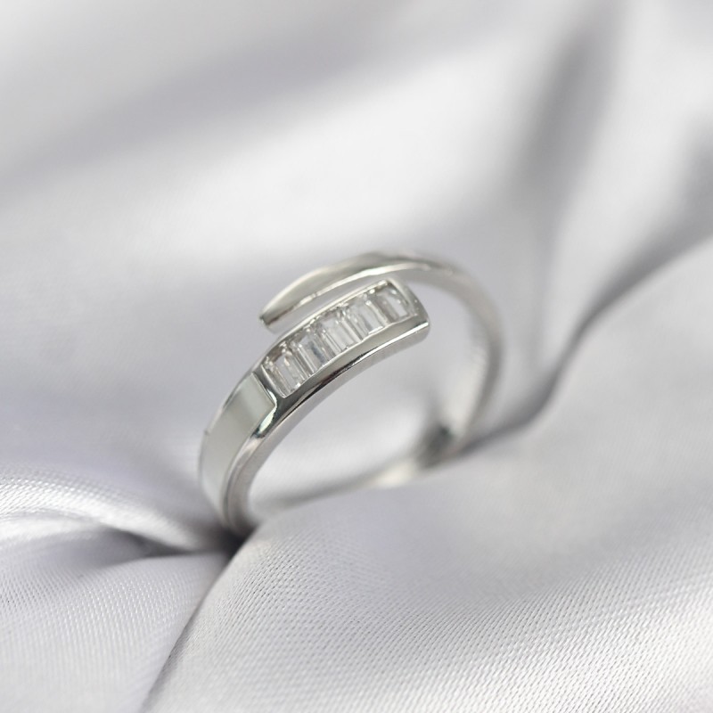 Baget Zirkon Taşlı Gümüş Renk Kadın Yüzük