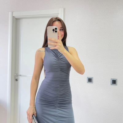 Bürümcük Kumaşlı İçi Astarlı Üzgülü Kolsuz Büzgülü Uzun Elbise - Füme -