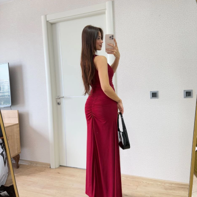 Bürümcük Kumaşlı İçi Astarlı Üzgülü Kolsuz Büzgülü Uzun Elbise - Kırmızı -