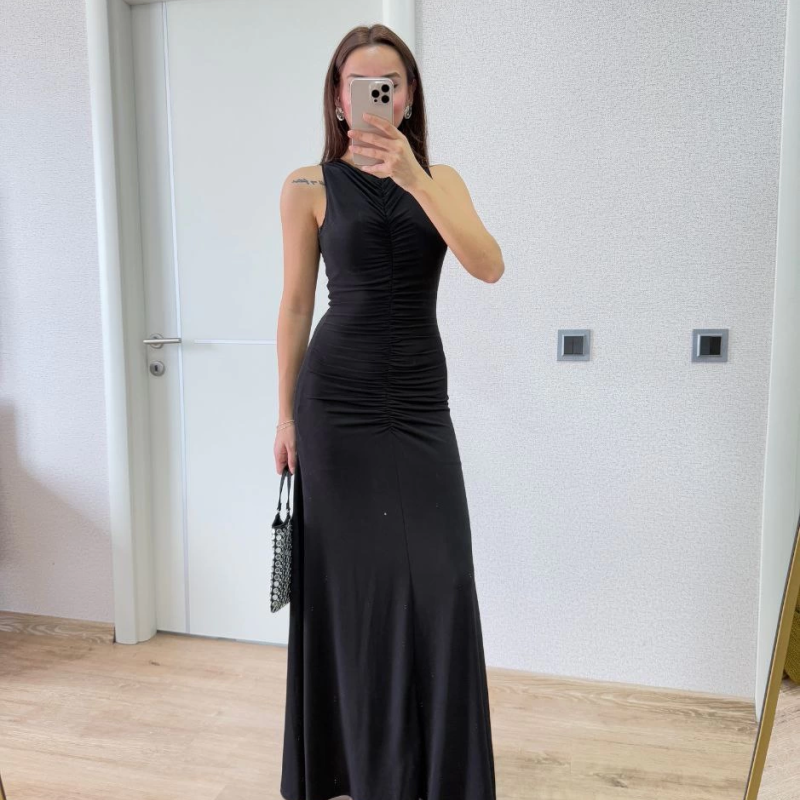 Bürümcük Kumaşlı İçi Astarlı Üzgülü Kolsuz Büzgülü Uzun Elbise - Siyah -