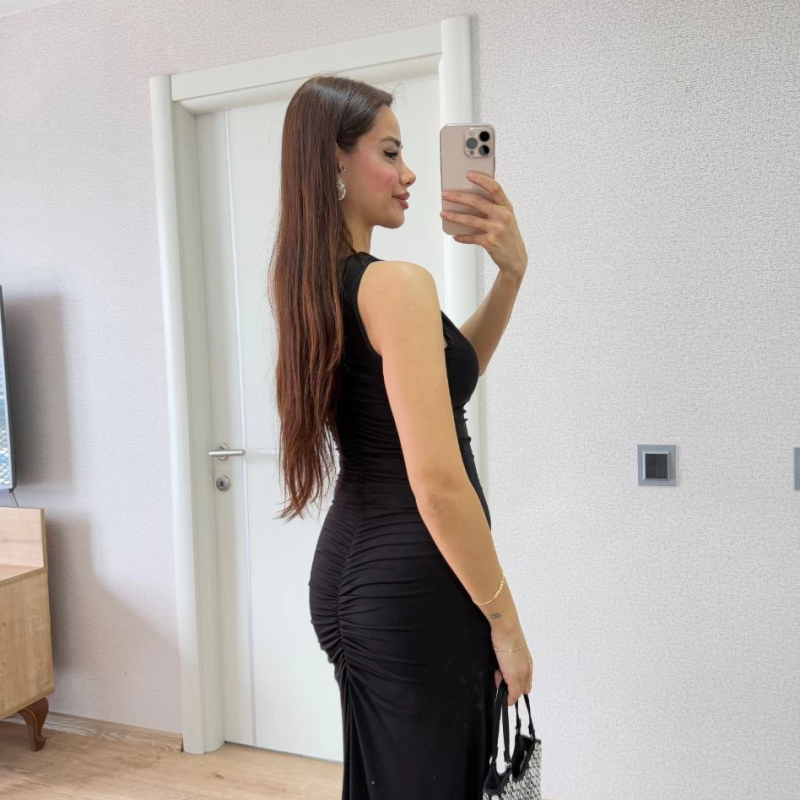 Bürümcük Kumaşlı İçi Astarlı Üzgülü Kolsuz Büzgülü Uzun Elbise - Siyah -