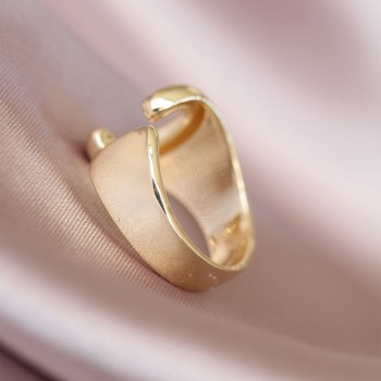 C Harfli Altın Renk Ayarlamalı Metal Kadın Yüzük