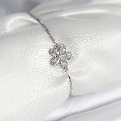 Çiçek Model Asansörlü Gümüş Renk Kadın Bileklik