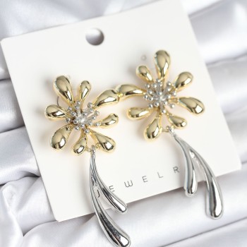 Çiçek Model Gold Gümüş Renk Kadın Küpe