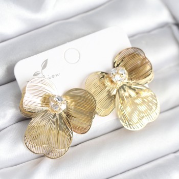Çiçek Model Gold Renk Pirinç Kadın Küpe