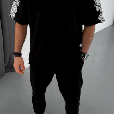 Flok Kabartma Baskılı T-Shirt - Siyah