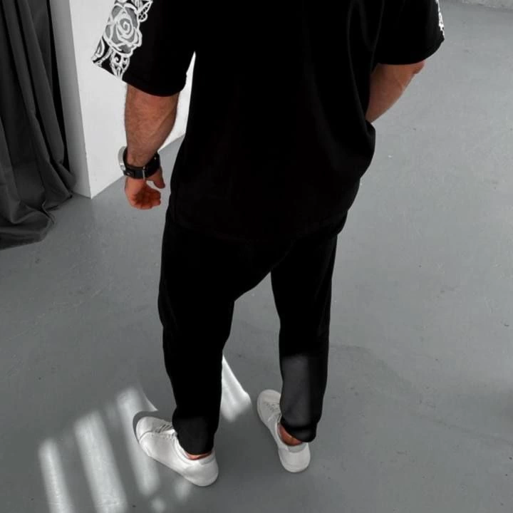 Flok Kabartma Baskılı T-Shirt - Siyah