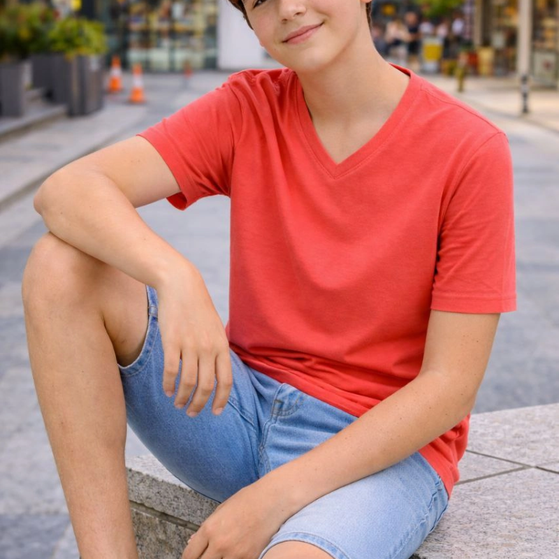 Genç Erkek Çocuk V Yaka Tişört Model - Nar Çiçeği