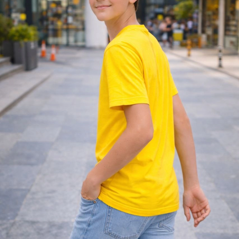 Genç Erkek Çocuk V Yaka Tişört Model - Sarı