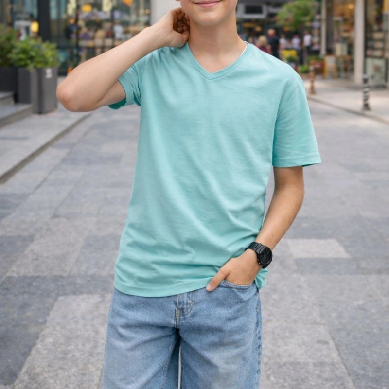 Genç Erkek Çocuk V Yaka Tişört Model - Turkuvaz