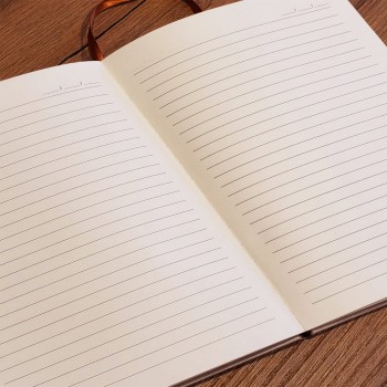 Gold İşlemeli Siyah Deri Defter