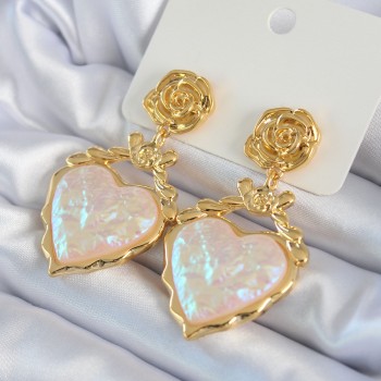 Gold Renk Gül Sallantı Kalp Model Pirinç VİP Kadın Küpe