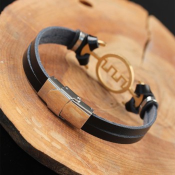 Gold Renk Metal Labirent Tasarım Siyah Renk Deri Erkek Bileklik
