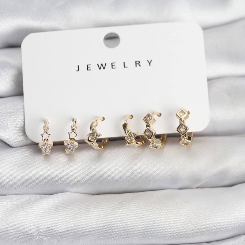 Gold Renk Pirinç Yıldız Modelli Kadın Küpe Seti