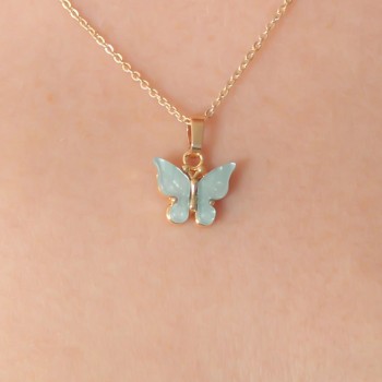 Gold Renk Su Yeşili Kelebek Figür Kadın Kolye