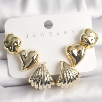 Gold Renk Yonca Kalp Deniz Kabuğu Figür CCB Kadın Küpe Seti