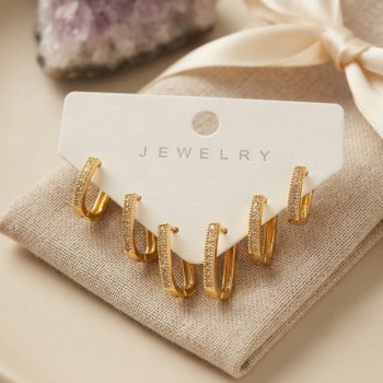Gold Renk Zirkon Taşlı Pirinç Kare Model Halka Kadın Küpe Seti