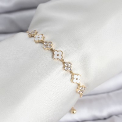 Gold Renk Zirkon Taşlı Sıralı Yonca Model Asansörlü Kadın Bileklik