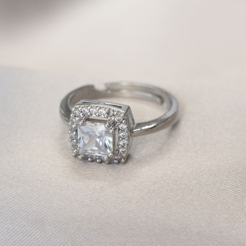 Gümüş Renk Baget ve Zirkon Taşlı Kare Yüzük