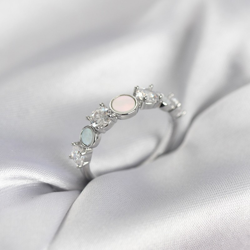 Gümüş Renk Minimal Plaka ve Zirkon Taşlı Kadın Yüzük