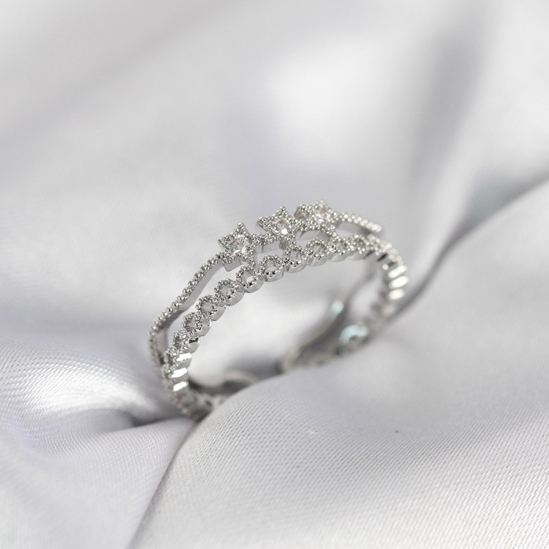 Gümüş Renk Minimal Yıldızlı Model Kadın Yüzük