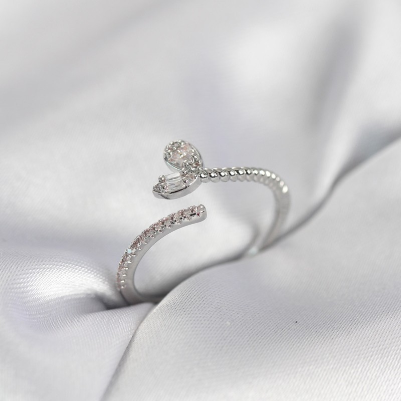 Gümüş Renk Pirinç Kuyruklu Kalp Model Kadın Yüzük