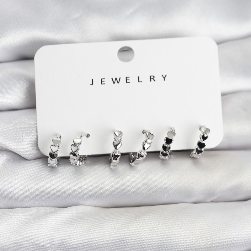 Gümüş Renk Pirinç Minimal Kalp Detaylı Kadın Küpe Seti