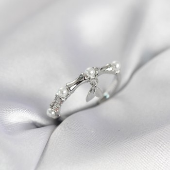 Gümüş Renk Sallantılı Kemik Model Kadın Yüzük