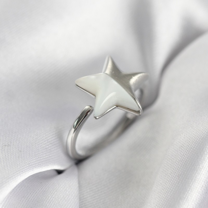 Gümüş Renk Sedefli Yıldız Model Kadın Yüzük