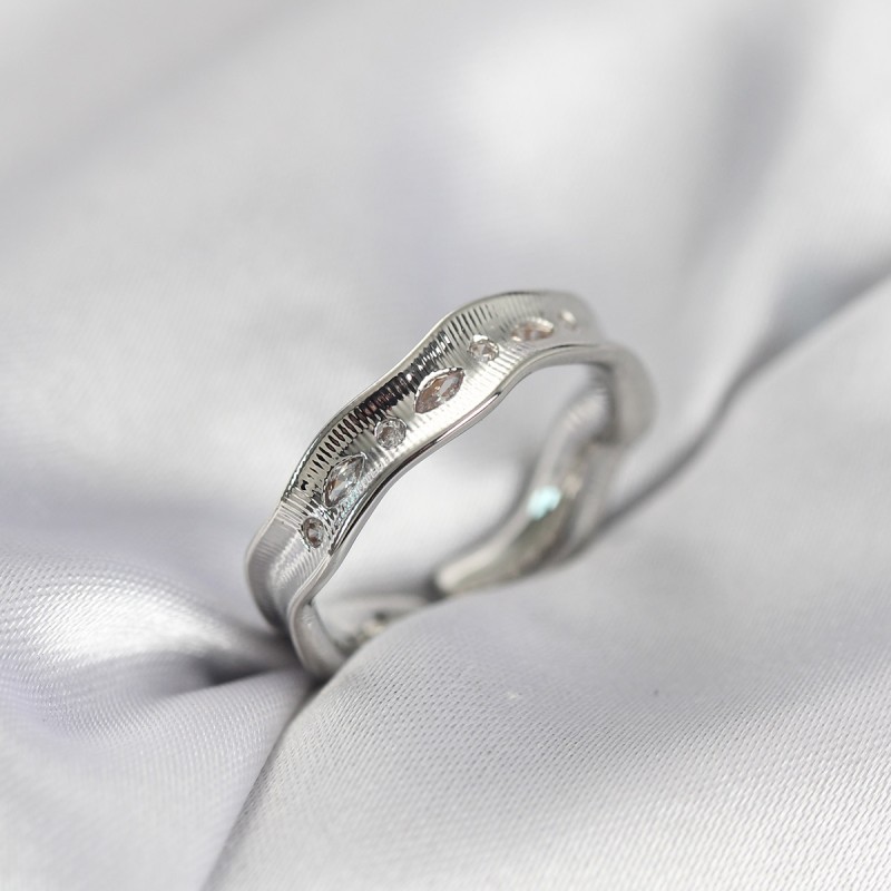 Gümüş Renk Su Damlası Model Zirkon Taşlı Kadın Yüzük