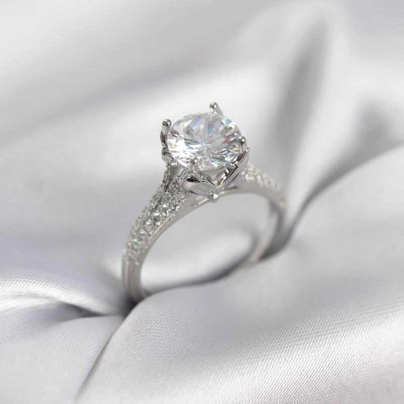 Gümüş Renk Tek Taş Model Zirkon Taşlı Kadın Yüzük