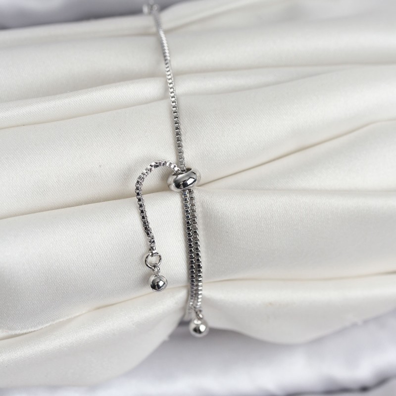 Gümüş Renk Yonca Model Zirkon Taşlı Asansörlü Kadın Bileklik