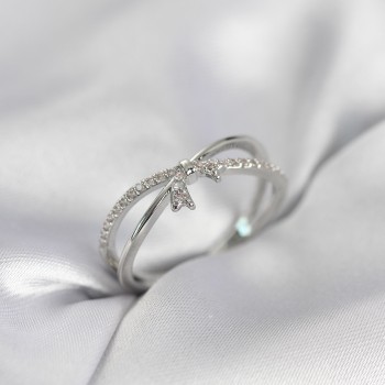 Gümüş Renk Zirkon Taşlı Fiyonk Model Kadın Yüzük