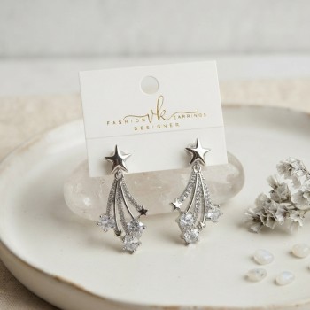Gümüş Renk Zirkon Taşlı Halley Model Pirinç Kadın Küpe