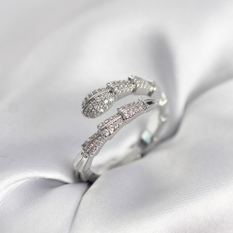 Gümüş Renk Zirkon Taşlı Yılan Model Kadın Yüzük