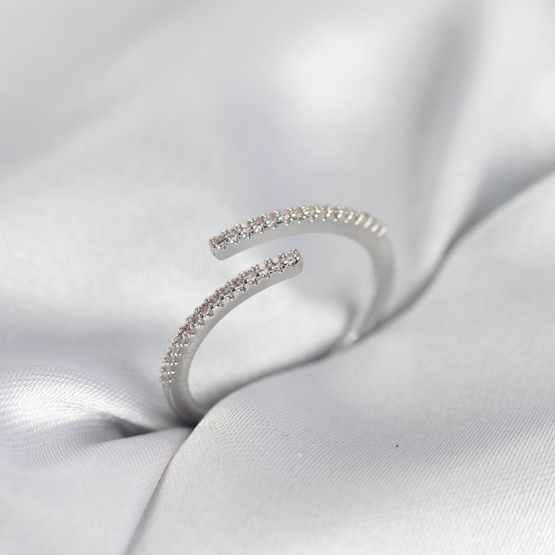 Gümüş Renk Zirkon Taşlı Yılan Tarz Kadın Yüzük