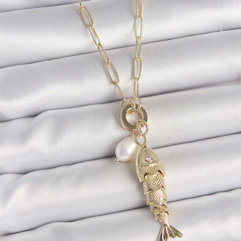 İnci Detaylı Zirkon Taşlı Balık Figürlü Gold Renk Pirinç Kolye