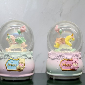 Işıklı Müzikli Kar Küresi Orta Boy 