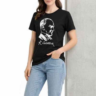 Kadın Atatürk Baskılı Tişört Kısa Kollu Bisiklet Yaka T-Shirt - Siyah