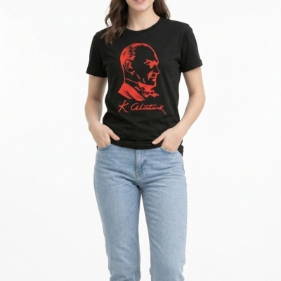 Kadın Atatürk Baskılı Tişört Kısa Kollu Bisiklet Yaka T-Shirt - Siyah