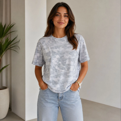 Kadın Batik Desenli Tişört Bisiklet Yaka Kısa Kol Regular Fit T-shirt - Gri