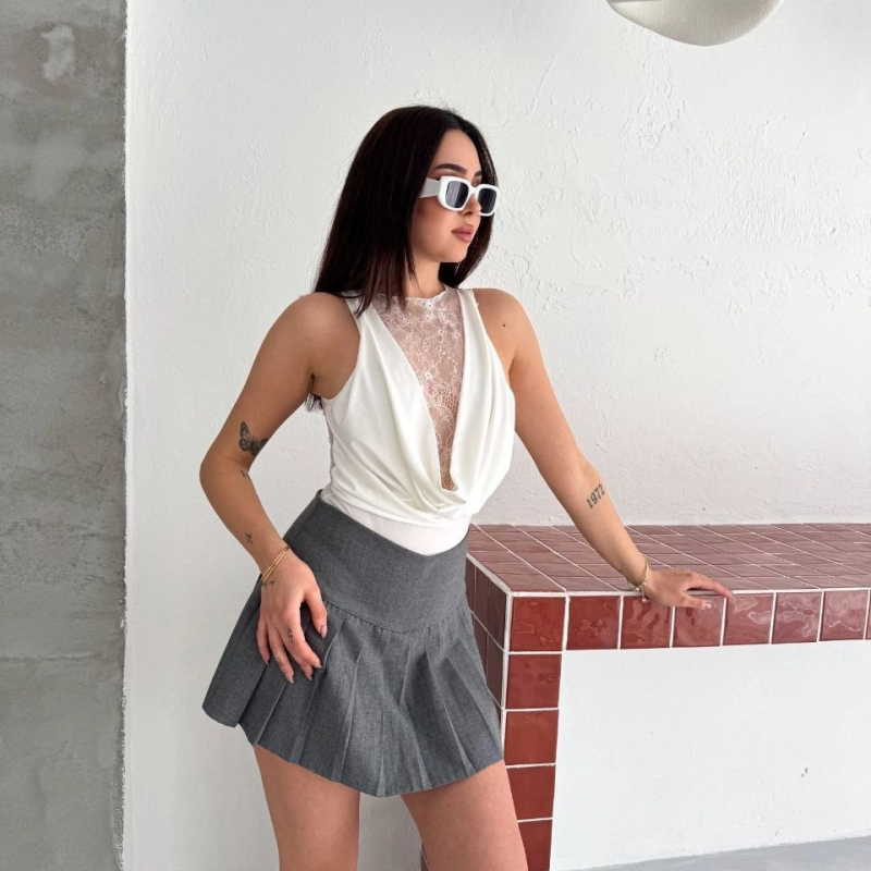 Kadın Dantel Detaylı Derin Dekolte Body Şık Kolsuz Yazlık Bodysuit - Beyaz