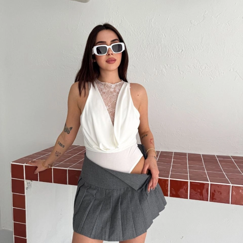 Kadın Dantel Detaylı Derin Dekolte Body Şık Kolsuz Yazlık Bodysuit - Beyaz