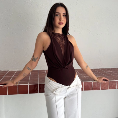 Kadın Dantel Detaylı Derin Dekolte Body Şık Kolsuz Yazlık Bodysuit - Kahvrenegi