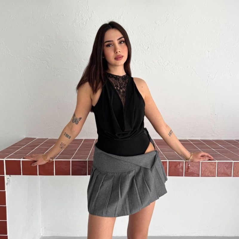 Kadın Dantel Detaylı Derin Dekolte Body Şık Kolsuz Yazlık Bodysuit - Siyah